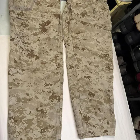 Authentic Camo Cargo utility Pants - unisex Medium Regular - Picture 7 of 7